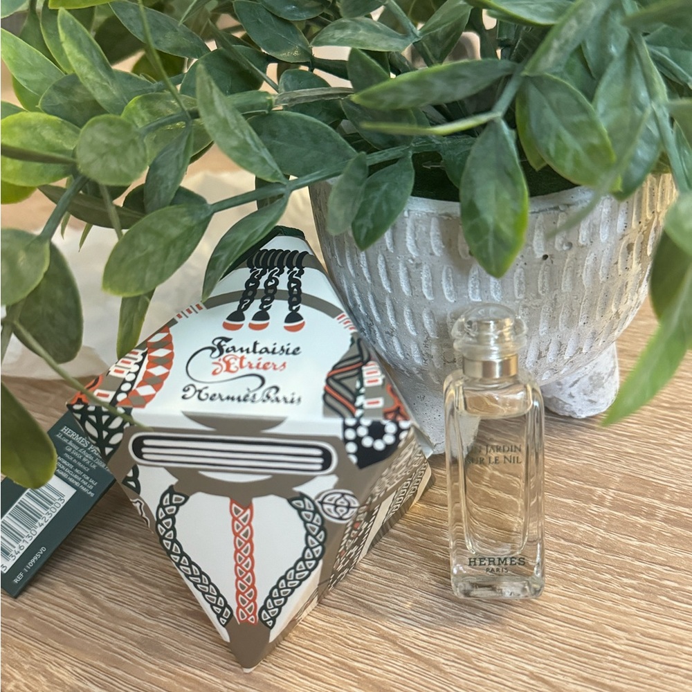 Hermes sample- un jardin sur le nil